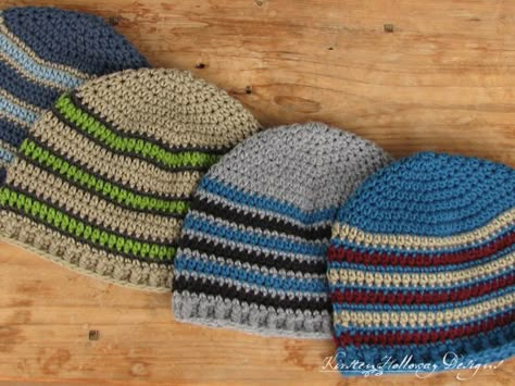 This simple mens winter beanie pattern is quick and easy to crochet! Donate them to shelters, or other organizations that help the needy. Male Beanie Crochet Pattern, Crochet Hat Simple, Crochet Beanie Man, Men’s Crochet Hat Pattern, Men Crochet Beanie, Crochet Beanie Striped, Cool Crochet Beanie, Men Crochet Hat, Crochet Men’s Beanie