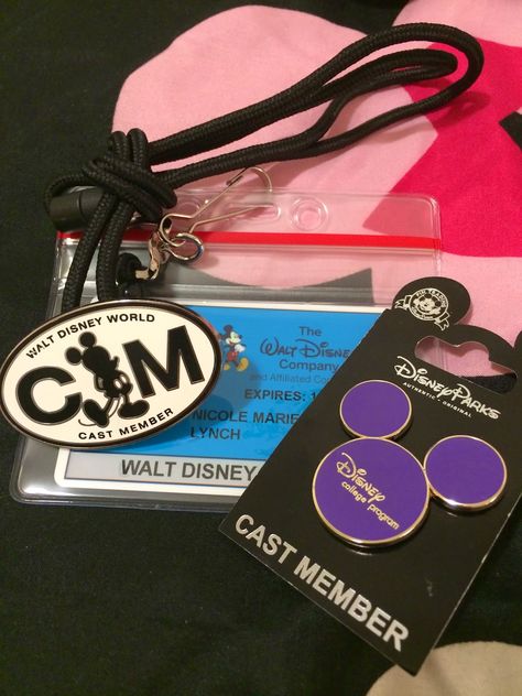 Nikki Mouse's Disney Adventure : Traditions! :I want that DCP pin!! Disney Internship, Disney College, Disney Lifestyle, Disney College Program, Disney Cast Member, Walt Disney Animation Studios, Disney Planning, Adventures By Disney, Disney Trading Pins