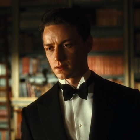 James McAvoy - Robbie Turner Robbie Turner, Mcavoy James, Atonement Movie, Characters References, Charles Xavier, The Guilty, Atonement, James Mcavoy, Get Happy