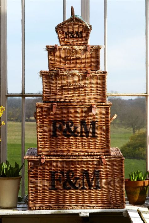 Fortnum & Mason Food Hampers & Gift Baskets Luxury Picnic Basket, Food Hamper, Hamper Gift Basket, Picnic Hamper, Fortnum Mason, Food Hampers, Luxury Food, Gather Together, Hamper Basket