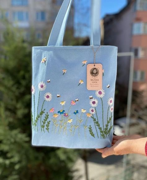 Embroidery.Вышивка.Handmade | @idea_time1 | Instagram Tote Bag Business, Handmade Fabric Bags, Finger Tattoo Designs, Embroidered Tote Bag, Embroidered Canvas, Embroidered Tote, Embroidery Bags, Thread Jewellery, Tote Bags Handmade