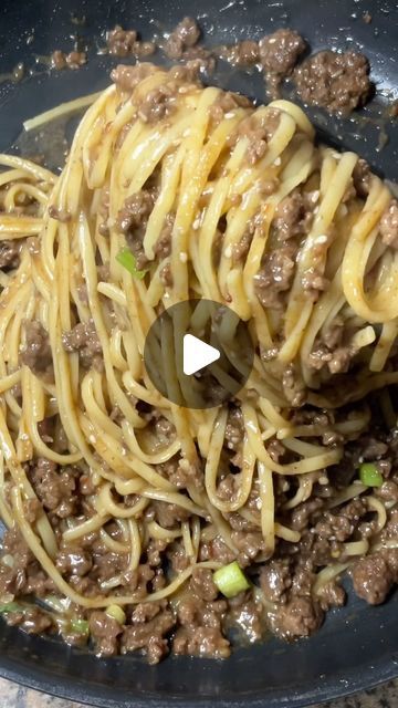 Essen, Beef Chunks Recipes Dinners, Spaghetti And Ground Beef Recipe, Easy Dinners Videos, Cooking Recipe Videos, What To Do With Ground Beef, Ground Beef Videos, Easy Recipe Videos, Ground Beef And Noodle Recipes