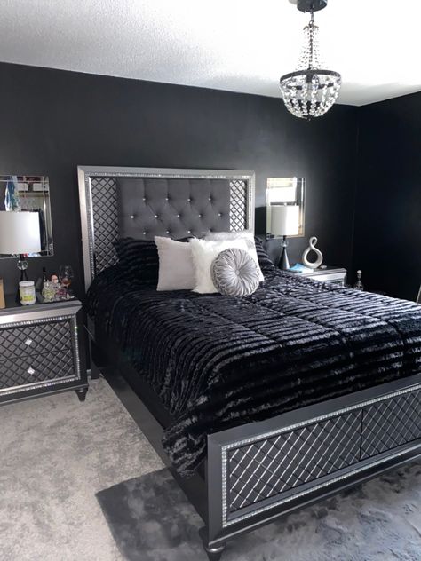 Black White Silver Bedroom Ideas, Black White And Grey Room Bedroom Ideas, Black And Bling Bedroom Ideas, His Her Bedroom Ideas Decor, Grey Silver Black Bedroom, Black Silver White Bedroom, Black And Silver Bedding Master Bedrooms, Black Silver Room Decor, Black And Silver Bedroom Ideas Decor