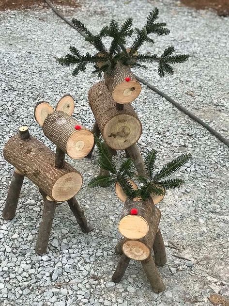 Log Reindeer, Wood Reindeer, Christmas Diy Wood, Christmas Log, Wooden Christmas Crafts, Woodwork Projects, Christmas Arts And Crafts, Christmas Decorations Diy Outdoor, Navidad Diy