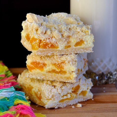 These apricot amaretto cheesecake bars with pieces of sweet marinated apricots baked inside are deliciously indulgent and freeze well too. Amaretto Cheesecake, Apricot Recipes, Rock Recipes, Cheese Bar, Cheesecake Bar Recipes, Sweet Bar, Cheesecake Bars, Dessert Bars, Cheesecake Recipes