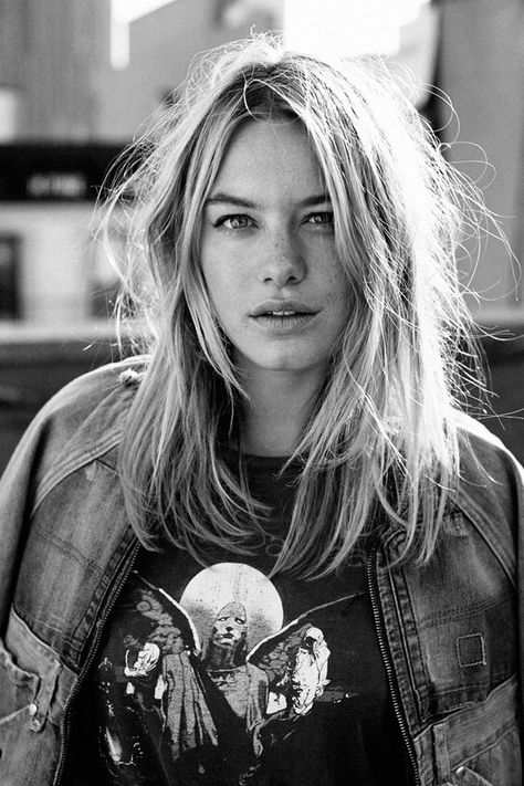 Camille Rowe Style, Daylight Photography, Sister Golden, Camille Rowe, Hairstyle Trends, Glamour Photo, Golden Hair, Girl Haircuts, Fashion Icons