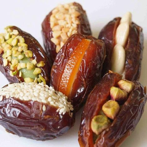 Date Recipes Desserts, Eid Food, Nuts And Seeds, Persian Food, Ramadan Recipes, Food Platters, Healthy Sweets, Food Presentation, Cafe Food