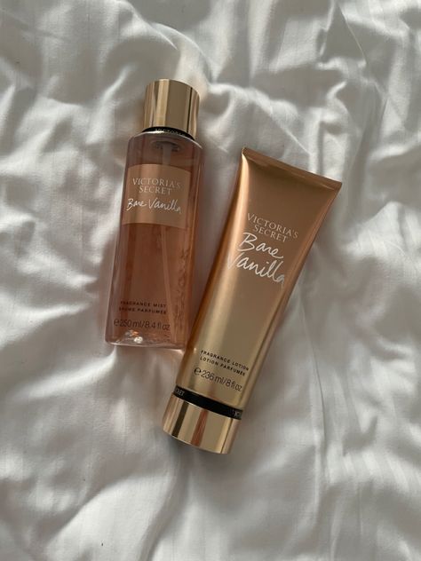 Vanilla Scent Body Care, Victoria Secret Vanilla Body Mist, Victoria Secret Perfume Aesthetic Bare Vanilla, Vs Vanilla Perfume, Smell Good Vision Board, Vs Body Lotion, Vanilla Smell Aesthetic, Body Spray Aesthetic, Vanilla Scent Aesthetic