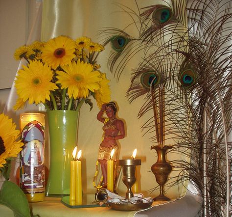 Oshun altar Oshun Alter, Santeria Altar, Oshun Offerings, Oshun Altar, Oshun Y Yemaya, Goddess Oshun, Orisha Oshun, Oshun Goddess, Small Altar