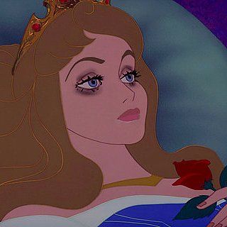 You've Never Seen Disney Princesses Like This Before: Disney princesses were our original source of beauty inspiration, right down to the glossy waves and rosebud lips. Flynn Rider, Princess Aurora, No Sleep Meme, Disney Princess Makeup, Back To University, Complicated Relationship, Disney Memes, Mulan, Animated Movies