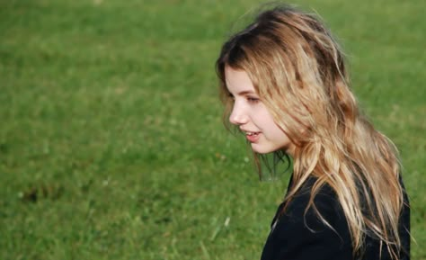 Skins Cassie, Cassie Ainsworth, Cassie Skins, Hannah Murray, Skins Characters, Skins Uk, It Movie Cast, Gen 1, Straight Hair