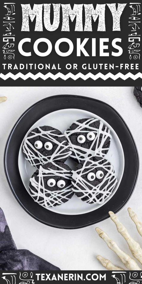 Mummy Cookies - Texanerin Baking Halloween Desserts Cookies, Vegan Halloween Desserts, Festive Dessert Recipes, Mummy Cookies, Easy Halloween Cookies, Healthy Halloween Food, Vegan Candy, Candy Eyes, Black Cocoa