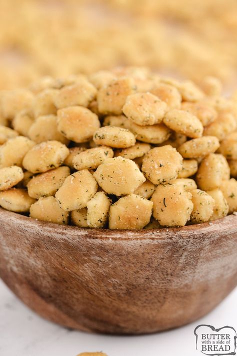 SEASONED OYSTER CRACKERS Fire Oyster Crackers Recipe, Sweet Oyster Crackers, Ranch Crackers Oyster, Oster Cracker Recipe, Dill Oyster Crackers Recipe, Savory Oyster Crackers, Oyster Crackers Snack, Oyster Cracker Snack Recipes, Oyster Crackers Seasoned