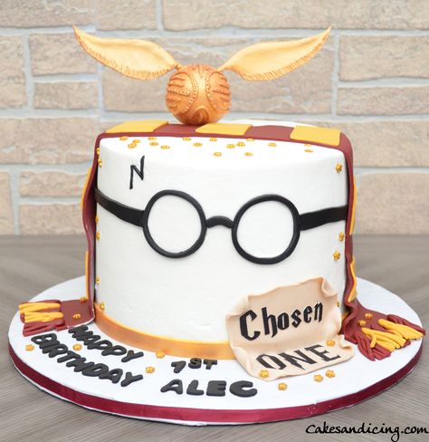 The Wizarding World of Harry Potter Cake! -#harrypotter -#harrypottercake -#wizardingworld -#hogwartscake -#goldensnitch -#harrypotterglasses -#chosenone -#gryffindorcake Kids Birthday Cakes, Film Cake, Harry Potter Theme Birthday, 9th Birthday Cake, Harry Potter Birthday Cake, Cumpleaños Harry Potter, Harry Potter Bday, Harry Birthday, Festa Harry Potter