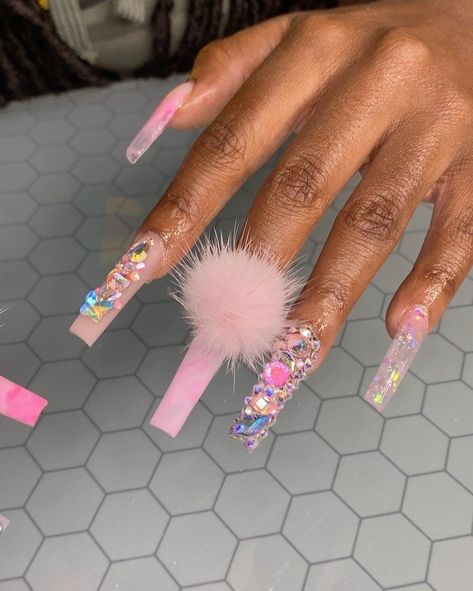 Nails With Fur Ball, Crazy Acrylic Nails, Fur Nails, Gemini Wallpaper, Everyday Nails, Fresh Nail, Pink Starburst, Nail Art Designs Summer, Cute Acrylic Nail Designs