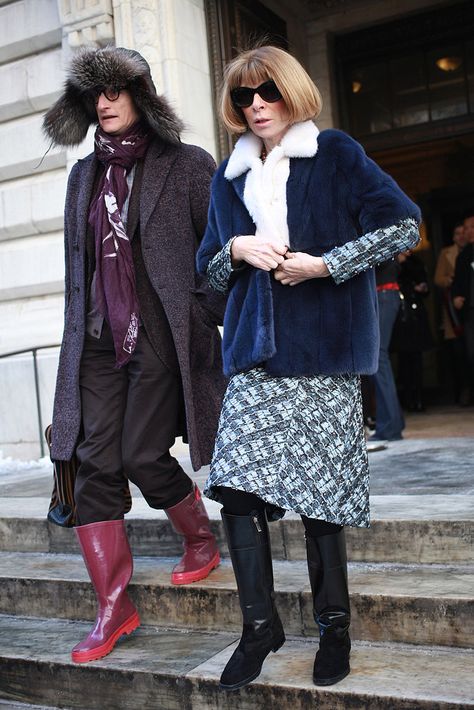 Hamish Bowles and Anna Wintour bundled up in their respective furs — and came ready for the inclement weather with slick boots. Anna Wintor, Hamish Bowles, Anna Wintour Style, Isabella Blow, Print Outerwear, Anna Dello Russo, Fur Clothing, Popsugar Fashion, Anna Wintour