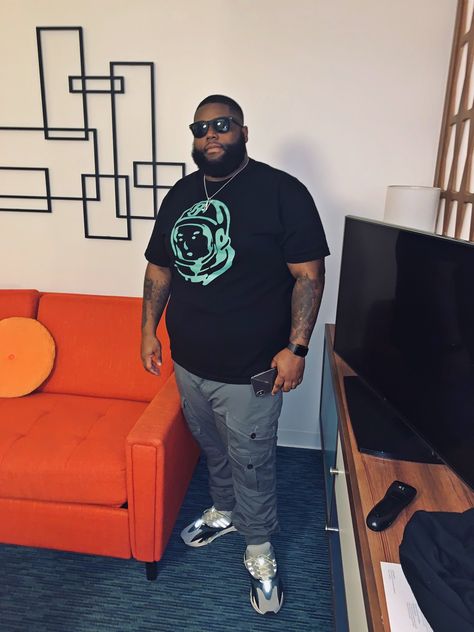 Plus Size Black Men Fashion, Chubby Black Man, Fat Black Guy, Fat Black Man, Men Big And Tall Fashion, Plus Size Black Men, Kareem Campbell, Men Date Night Outfit, Tall Black Men