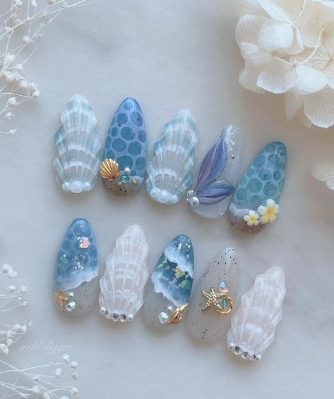 Effortless Elegance: Stylish Short Nail Designs for Any Time Nail Mermaid Design, Mermaid Vibe Nails, Beach Nail Designs Ocean, Mermaid Nails Short, Goa Nails, Starfish Nail Design, Nails For Cruise Vacations, Sea Inspired Nails, Shelly Core