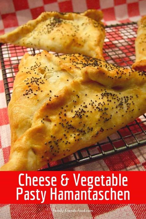 Tasty vegetarian pasty hamantaschen! | Family-Friends-Food Purim Recipes Dinner, Vegetarian Pasties, Vegetable Pasties, Purim Recipe, Kosher Snacks, Canapes Recipes, Uk Food, Jewish Food, Food Blogging