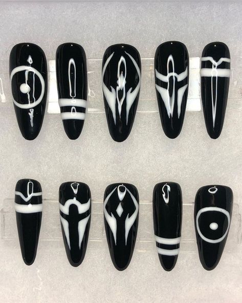 Anime Nails Ideas, Nail Black And White, Sukuna Nails, Nail Cherry, Anime Inspired Nails, Nail Anime, Anime Nail Art, Christmas Nail Design, Anime Nail