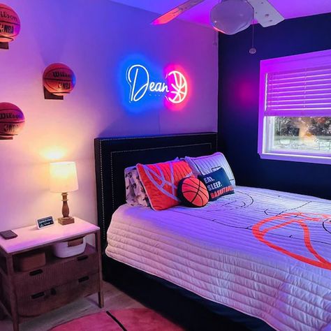 Basketball Bedroom Ideas Girl, Basketball Room Decor Bedroom Ideas, Boy Basketball Room, Girls Basketball Room, Basketball Room Ideas For Boys, Basketball Bedroom Ideas, Boys Basketball Room, Room Decor Basketball, Basketball Themed Bedroom