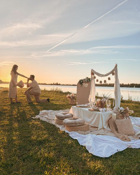 Nothing beats this sunset by the lake. #proposal #engagement #lake #sunset #picnic Proposal Ideas Lake, Small Proposal Ideas, Picnic Proposal Ideas, Simple Proposal Ideas, Proposal Set Up Ideas, Lake Proposal, Proposal Ideas Simple, Posh Picnic, Wedding Proposal Ideas Engagement