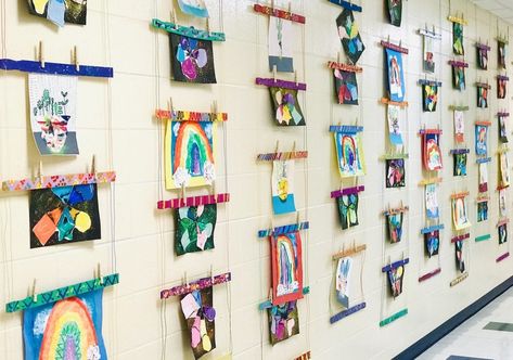 Organisation, Artwork Display Ideas Classroom, Display Student Artwork Classroom, Artwork Display Classroom, School Artwork Display, Student Art Display Ideas, How To Display Artwork, Preschool Artwork Display Ideas, Student Artwork Display