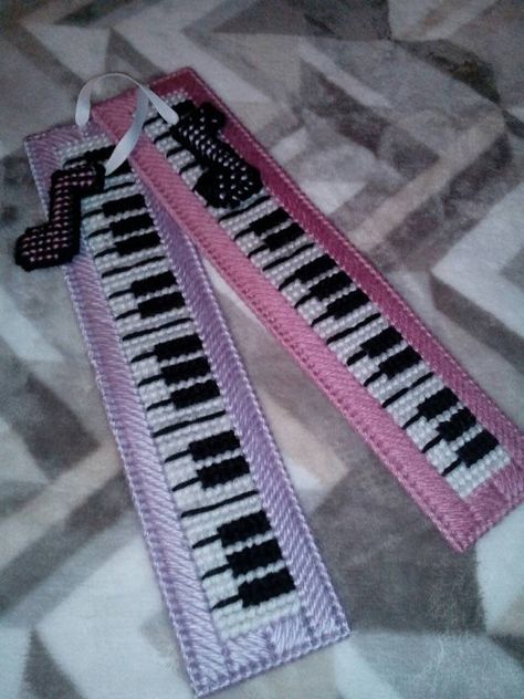 eBlueJay: Keynote piano bookmark / 7 or 10ct Plastic Canvas Pattern Digital Download PDF Piano Bookmark, Plastic Canvas Box Patterns, Plastic Canvas Letters, Bargello Patterns, Holiday Canvas, Book Marker, Plastic Canvas Books, Bargello Needlepoint, Plastic Canvas Coasters