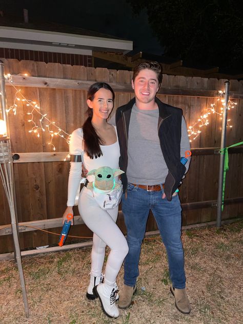 Couples Costumes Star Wars, Star Wars Couple Costume, Disfraz Star Wars, Yoda Costume, Star Wars Couples, Couple Costume, Couple Costumes, Couples Costume