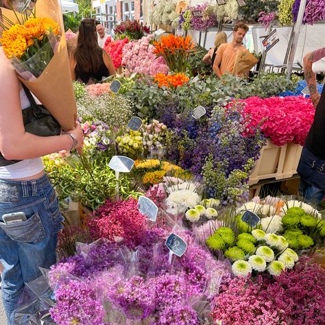 Columbia Road Flower Market London, Columbia Flower Market, Columbia Flower Market London, Flower Market Aesthetic, London Flower Market, Flower Market London, Fall Adventures, Market Aesthetic, Columbia Road Flower Market