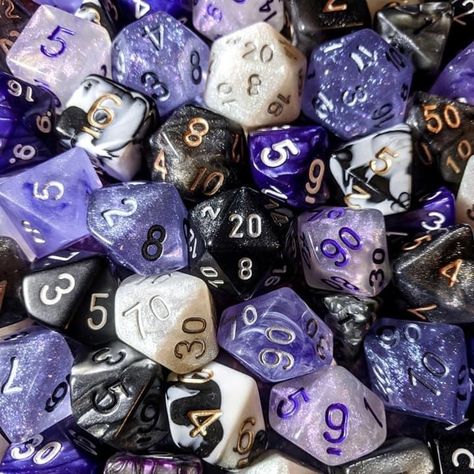 Purple Dnd Dice, Warlock Aesthetic Dnd, Dnd Dice Aesthetic, D&d Aesthetic, Dungeons And Dragons Aesthetic, Dice Aesthetic, Cool Dnd Dice, Dnd Crafts, Chaotic Neutral