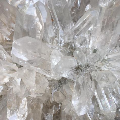 Mooncat Crystals Diamond Gemstone Aesthetic, White Crystals Aesthetic, White Crystal Aesthetic, White Diamond Aesthetic, Cristal Aesthetic, Crystal Aesthetics, White Meaning, Crystal Wallpaper, Holistic Shop