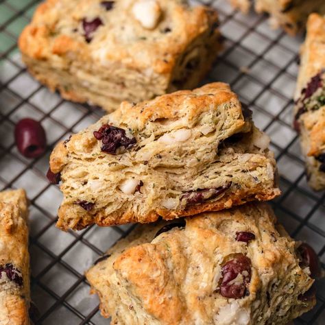 These Vegan Olive and Feta Scones have perfectly flaky layers that are filled with savoury flavours. | TMG