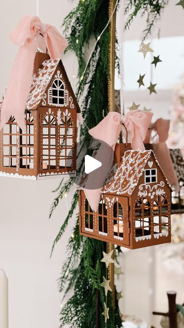 Navy Patten on Instagram: "Come make the viral GINGERBREAD HOUSES with me 🎀🤎🏠🌲 Items you will need: 🎀 houses (mine are from Target) 🎀 spray paint 🎀 white chalk marker 🎀 puffy paint 🎀 chunky glitter 🎀 velvet ribbon #viralgingerbreadhouse #diy #christmas #christmasdiy" Painting Wooden Gingerbread Houses, Christmas Diy Gingerbread Decor, Gingerbread Themed Christmas Tree Ideas, Large Cardboard Gingerbread House Diy, Paint Gingerbread House, Diy Faux Gingerbread House, Diy Gingerbread Decorations Outside, Painting Gingerbread Houses, Gingerbread House Diy Decorations