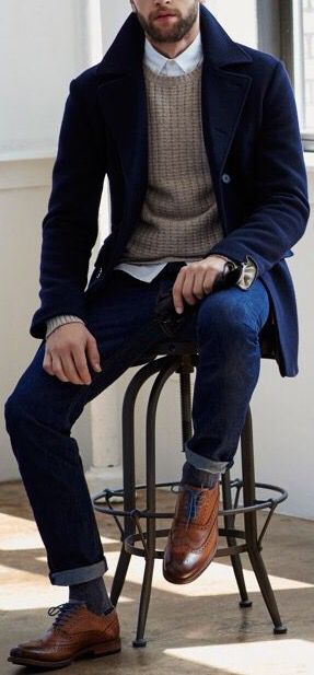 Mens Navy Blue Sweater Outfit, Dark Blue Casual Outfit Men, Winter Work Outfit For Men, Claccic Style Men, Men’s Coat Style, Navy Blue Overcoat Mens, Men’s Pea Coat Outfits, Men’s Jeans Work Outfit, Mens Winter Business Casual