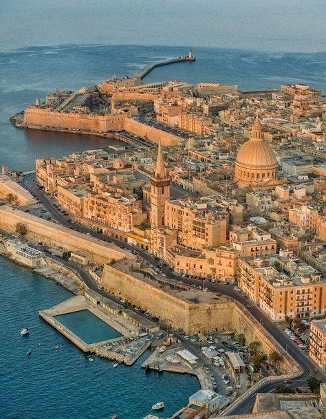 Malta In December, Malta Girls, Malta Travel Guide, Malta Beaches, Italy Trip Planning, Malta Valletta, Mediterranean Aesthetic, Valletta Malta, Malta Travel