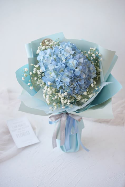 Blue Hydrangea Flower Bouquet, Dried Blue Hydrangea Arrangements, Hydrangeas Bouquet Aesthetic, Hydrangea Bouquet Aesthetic, Blue Hydrangea Bouquet, Blue Flowers Bouquet, Blue Hydrangea Flowers, Luxury Flower Bouquets, Hydrangea Arrangements