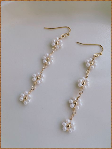 Beaded Pearl Earrings, Pearls Earrings Diy, Beaded Earring Ideas, Diy Gold Earrings, Diy Bead Earrings, Aretes Diy, Diy Earrings Pearl, Dangle Earrings Diy, Diy Pearl Earrings