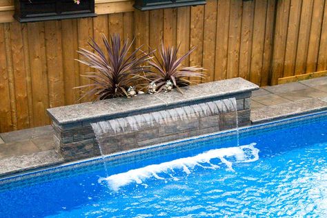 Pool Waterfall Diy, Water Feature Pool, Pool Waterfalls, Ideas De Piscina, Swimming Pool Fountains, Pool Kings, Swimming Pool Waterfall, Indoor Swimming Pool Design, Moderne Pools