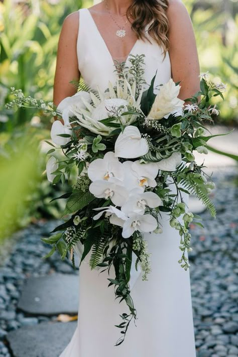 Wedding Seating Chart Tropical, Cascading Tropical Wedding Bouquets, Mexico Wedding Bouquet, Tropical Floral Installation, Hawaiian Bouquet Wedding, White Protea, Brides Accessories, Beach Wedding Bouquet, Hibiscus Wedding