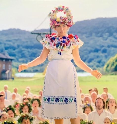 Midsommar May Queen Costume, Women's Fashion, Watches & Accessories, Hats & Beanies on Carousell Midsommar Dress, Films Quotes, Halloween Coustumes, Hallowen Costume, Queen Costume, Halloween Inspo, Backless Prom Dresses, Florence Pugh, Halloween 2019