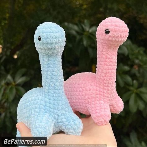 Crochet stuffed animals Free Crochet Plushie Patterns For Beginners, Pink Crochet Animals, Free Plushy Crochet Patterns, Crochet Big Plushies, Crochet Patterns Plushies, Chunky Amigurumi, Grandma Activities, Crocheted Stuffed Animals, Amigurumi Plushies