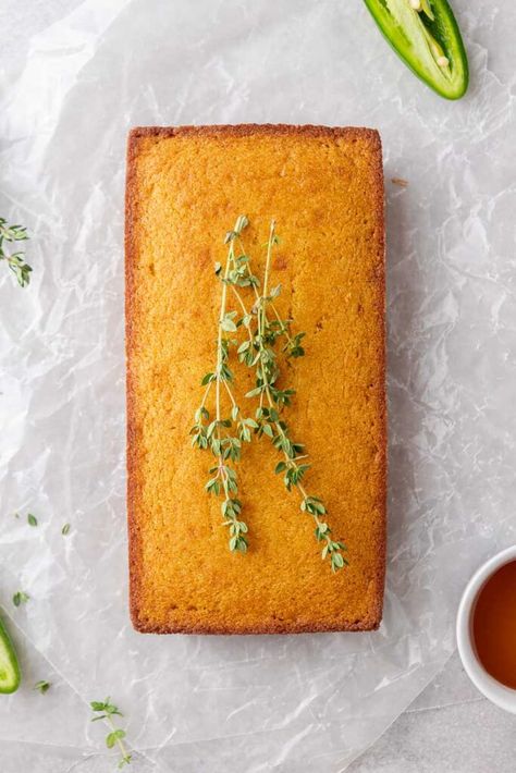 This easy small batch cornbread is a summer time staple. Made in a loaf pan, this quick bread recipe has the perfect cornmeal to flour ratio. Small Batch Cornbread, Loaf Pan Recipes, Cornbread Loaf, Cornmeal Cornbread, Cornmeal Recipes, Crumble Cookie Recipe, Lifestyle Of A Foodie, Cornbread Recipe Sweet, Quick Bread Recipe