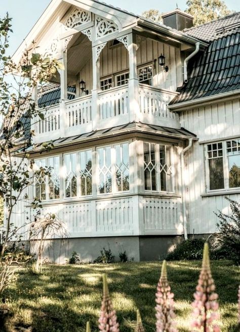 Swedish Houses, My Scandinavian Home, Sweden House, Victorian Townhouse, Scandinavian Apartment, Magical Home, Tiny Cottage, Swedish House, Small Cottage