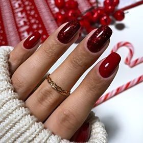 Gel Nail Colours, Christmas Nail Colors, Red Gel Nails, Lovely Nails, Modern Nails, Nail Polish Trends, Nail Colours, Red Nail Polish, Gel Nail Colors