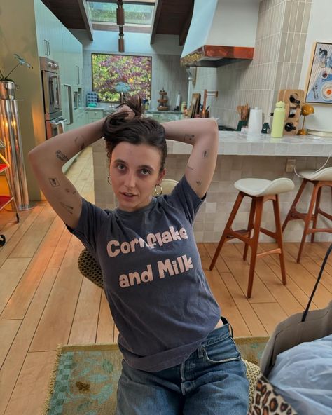 emma chamberlain | cornflake and milk | Instagram Emma Chamberlain Tattoo, Emma Chamberlain Outfit, Emma Chamberlain Outfits, Human Canvas, Emma Chamberlain, Role Models, Dream Life, Cool Girl, Influencer