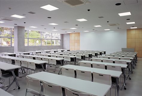 Gallery of Okinawa Nursing Training Center / IIDA Archiship Studio - 9 School Office Design, Training Center Design, Meeting Room Design, Classroom Interior, Lectures Room, Nurse Training, School Interior, Hospital Design, Workplace Design