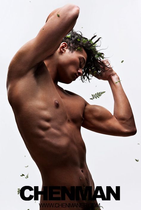 chenman Men Back Reference, Chen Man, References Poses, Love Earth, Male Chest, Body Art Photography, Male Torso, Model Ideas, Indoor Photography