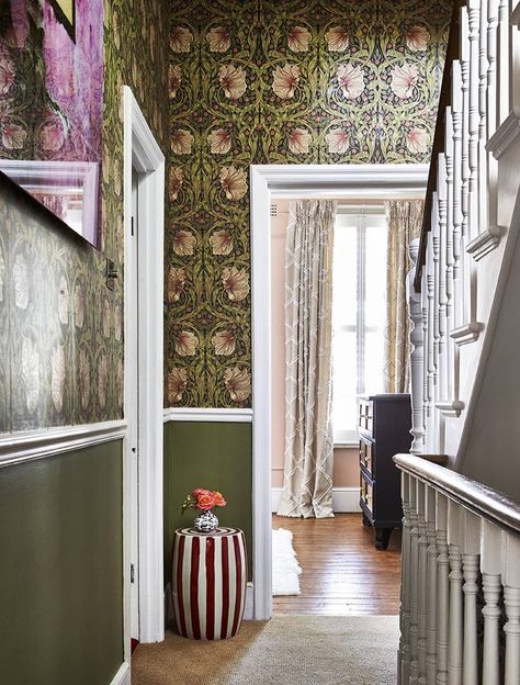 Pimpernel William Morris, Wallpaper Morris, Wallpaper Hall, William Morris Living Room, William Morris Wallpaper Living Room, William Morris Wallpaper Hallway, Green William Morris Wallpaper, William Morris Pimpernel Wallpaper, Wallpapered Stairwell