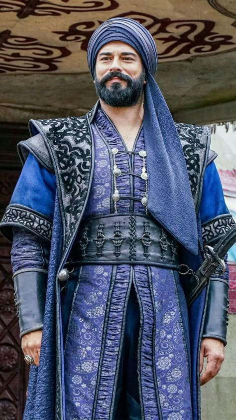 Aladdin Costume, Persian Warrior, Turkish Clothing, Ertugrul Ghazi, Turkish Men, Medieval Clothing, Turkish Fashion, Fantasy Costumes, Ottoman Empire